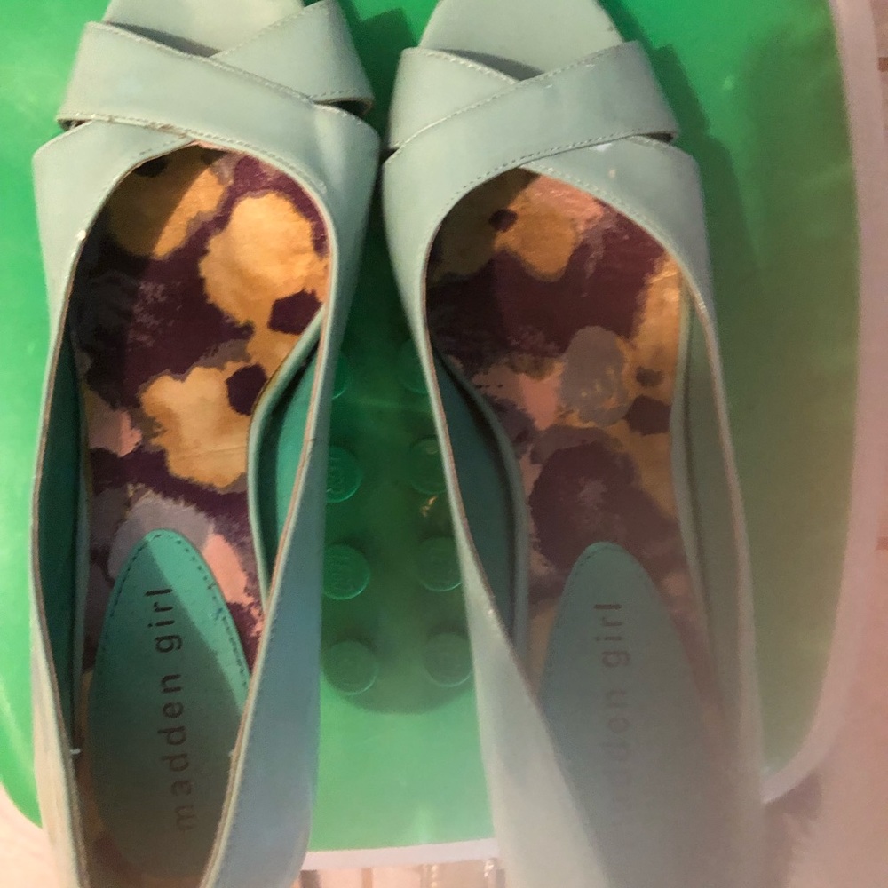 Madden girl pumps